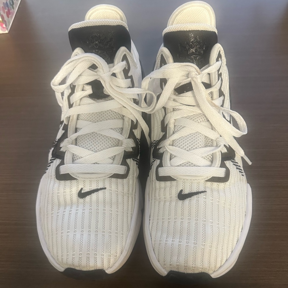 Nike Witness 6TB basketball shoes black and white